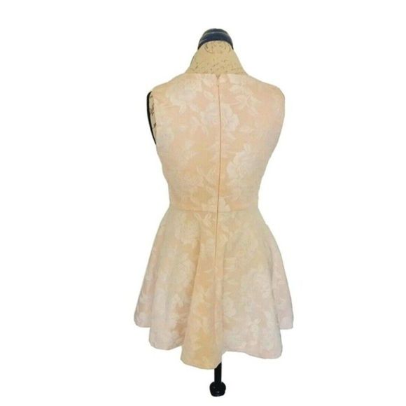 Forever 21 Dress Size Medium Sleeveless Fit Flared Floral Knit lace Festival - Picture 2 of 12